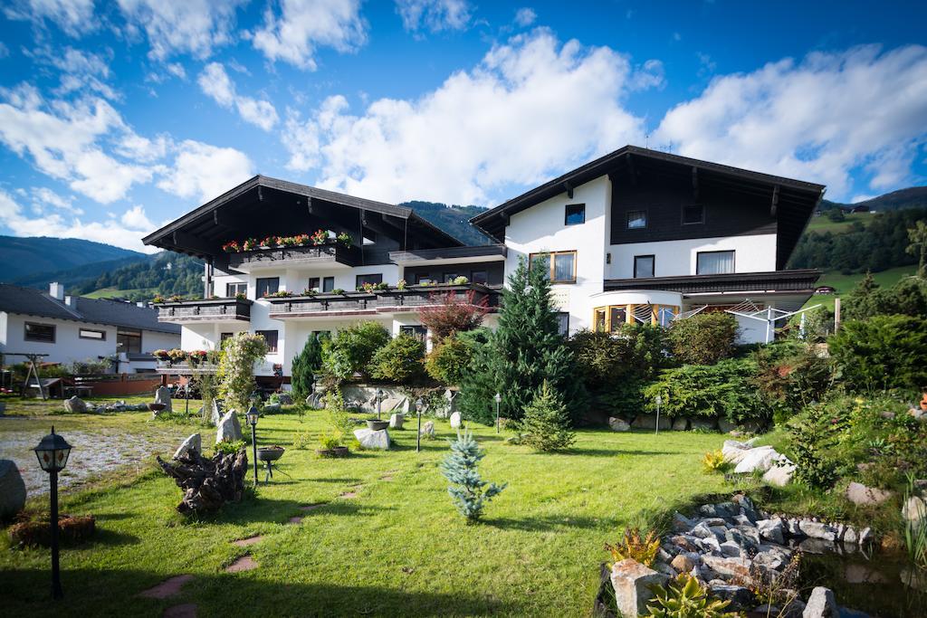 Haus Brandeck Hotel Утендорф Екстериор снимка